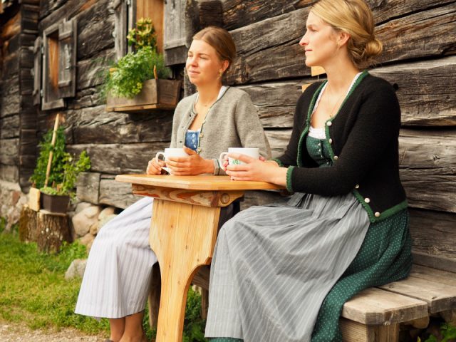 Sennerinnen der Priesbergalm-Julia Wurm und Sophia Franck