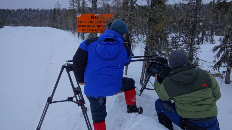 Mit DOP Andrè Zschocke auf den Iceroads in Kanada