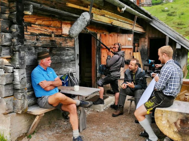 Zollbeamter Hans Eder an der Brennerhütte