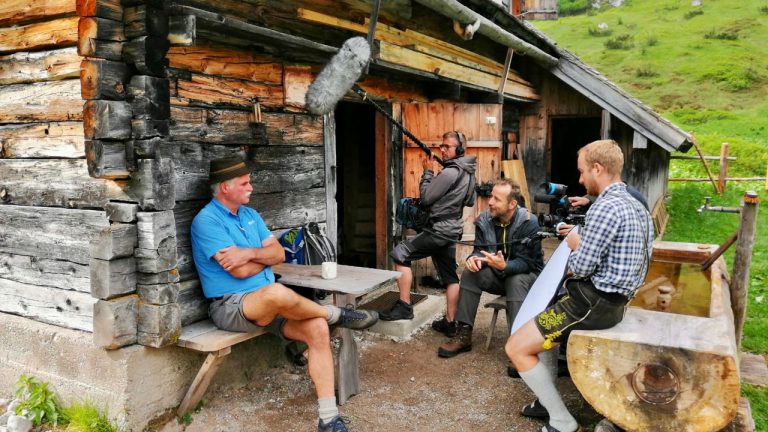 Zollbeamter Hans Eder an der Brennerhütte